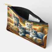 ソファーに寝る猫たち – かわいいヴィンテージの姿 アクセサリーポーチ (見開き)