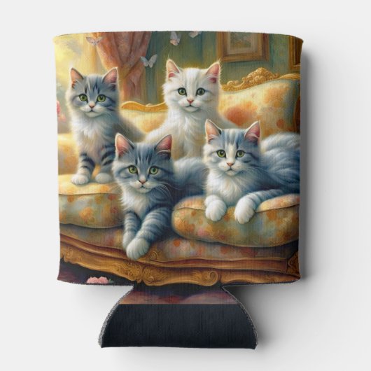 ソファーに寝る猫たち – かわいいヴィンテージの姿 缶クーラー (裏面)