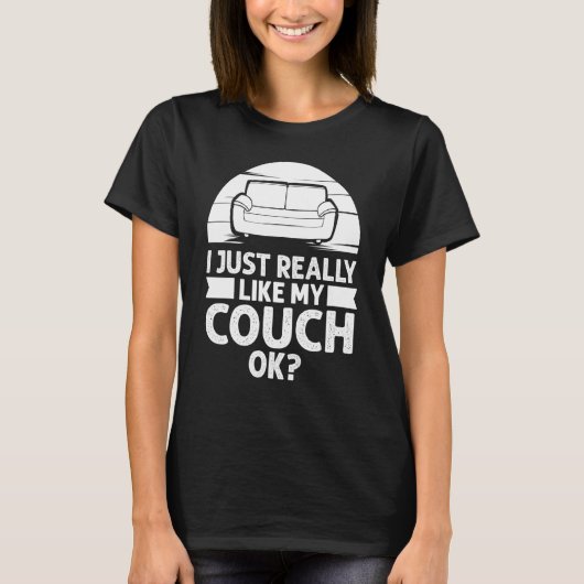 ソファ引用文ソファポテトリビングルーム Tシャツ (正面)