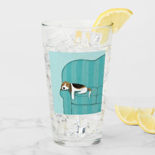 ソファ|の幸せな睡眠のソファー犬のかわいいビーグル犬 タンブラーグラス (アイス裏面)
