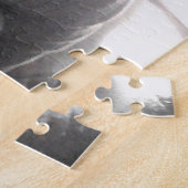 ソファ・スクエアにパパを置いたかわいい疲れた犬の写真 ジグソーパズル (側面)