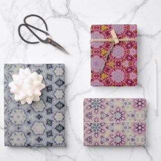 ソフトでミュートされた色のジオメトパターン（の模様が）あるリ ラッピングペーパーシート