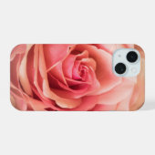 ソフトなバラの頬紅ピンク iPhone 15ケース (裏面横)