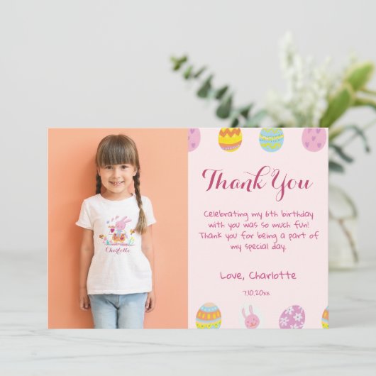 ソフトなパステルピンクの卵 キッズ誕生日フォト サンキューカード (スタンド正面)