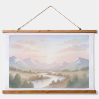 ソフトなパステル調の水彩画で描かれた山の日の出ウォールアート 吊り下げ型タペストリー