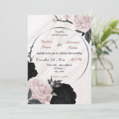 ソフトなピンクとブラックの花のリースのウェディング 招待状 (スタンド正面)