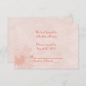 ソフトなピンクのデイジー RSVP 招待状 (正面/裏面)