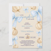 ソフトなブルーパステルカラーの水彩タッチのパンプキンボウリボン 招待状 (正面)