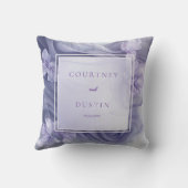 ソフトなラベンダー シアー フローラル ウェディング クッション (裏面)