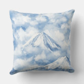 ソフトな水彩画の山々 雪と雲 青と白 クッション (裏面)