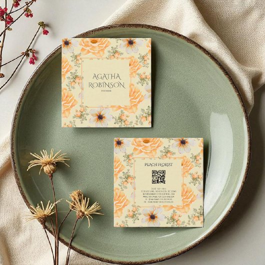 ソフトイエローグリーンフラワーフローリスト スクエア名刺