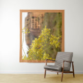 ソフトイエローパロヴェルデ花の砂漠の山 タペストリー (インサイチュ)