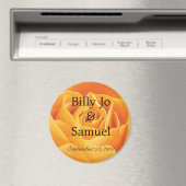 ソフトイエローパーソナライズされたロ結婚ーズ マグネット (インサイチュ (食洗機))