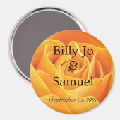 ソフトイエローパーソナライズされたロ結婚ーズ マグネット (正面/裏面)