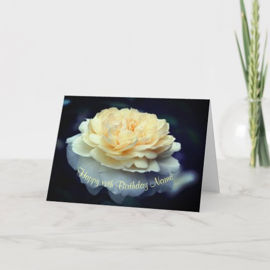 ソフトイエローローズフラワーパーソナライズされた誕生日 カード (正面)