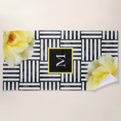 ソフトイエローローズブラックとホワイトブロックストライプ ビーチタオル (正面)