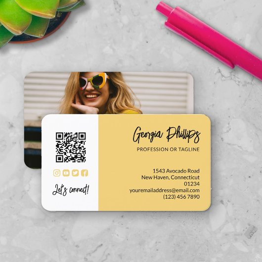 ソフトイエローQRコードフォトソーシャルメディアのアイコン 名刺