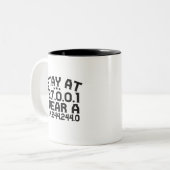 ソフトウェア開発おもしろい者ギフトプログラマーに常駐 ツートーンマグカップ (正面左)