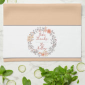 ソフトオレンジ色の水彩フローラリース パーソナライズされた キッチンタオル (折り畳み)