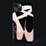 ソフトグラデパーソナライズされたーションのピンクのバレエ靴 iPhone 13ケース<br><div class="desc">受信者の名前でパーソナライズするカスタマイズか、独自の文字でパーソナライズするか、文字のフォント、サイズ、色を変更して移動することもできます。または持ちもしたい文字を削除する。</div>