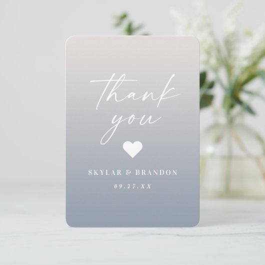 ソフトグラデーションガーデニアホワイト&ダスティブルー結婚ズ サンキューカード (スタンド正面)