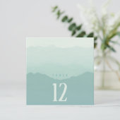 ソフトグリーン結婚の山々のテーブル番号平方 招待状 (スタンド正面)