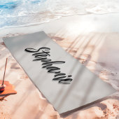 ソフトグレーアンドブラック名前をカスタムするシンプル ヨガマット