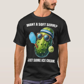 ソフトサーブアイスリームピックルボールプレーヤー Tシャツ