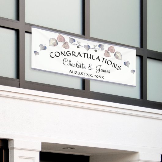 ソフトスコティッシュヘザー – 結婚のハート 横断幕 (ビルの外側)