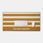 ソフトセージと暖かいブラウンストライプのパターン デスクマット (キーボード&マウス)