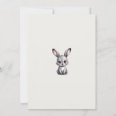 ソフトバニーニュートラルミニマリストウッドランド誕生日 招待状 (裏面)