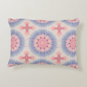 ソフトパステルピンクブルーフローラ万華鏡のように千変万化するパターンパターン アクセントクッション (裏面)