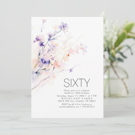 ソフトパープルと赤面の花エレガント誕生日 招待状 (スタンド正面)