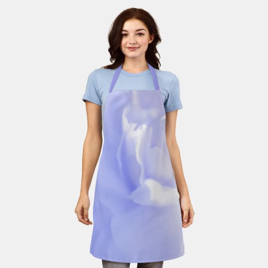 ソフトパープルフローラオールオーバープリントエプロン エプロン (着用した状態)