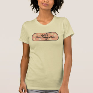 ソフトヒーリング時代のレトロバッジウィメンズTシャツ Tシャツ