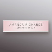 ソフトピンクのサテングラデーションの名前とタイトル サインプレート