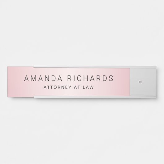 ソフトピンクのサテングラデーションの名前とタイトル サインプレート (正面)