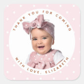 ソフトピンクの女の子の誕生日写真ありがとうござ来う スクエアシール (正面)