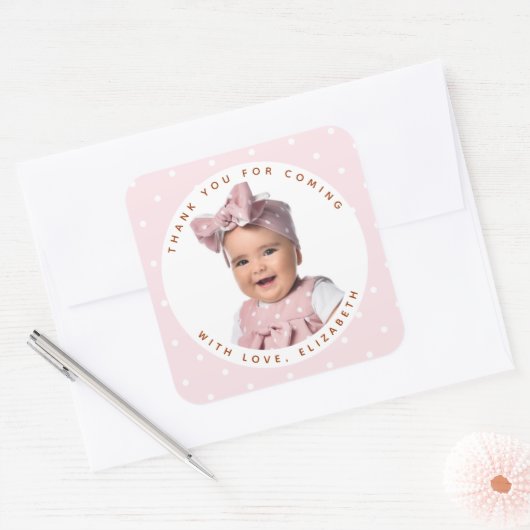 ソフトピンクの女の子の誕生日写真ありがとうござ来う スクエアシール (封筒)