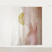 ソフトピンクの水の色の山の風景タペストリー タペストリー (正面)