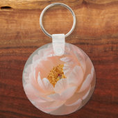 ソフトピンクの芍薬と露滴 キーホルダー (正面)