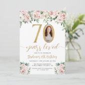 ソフトピンクの花柄写真 70歳の誕生日招待状 招待状 (スタンド正面)