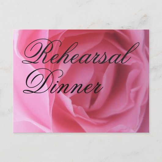ソフトピンクローズ花びら結婚ズのリハーサル招待状 インビテーションポストカード (正面)
