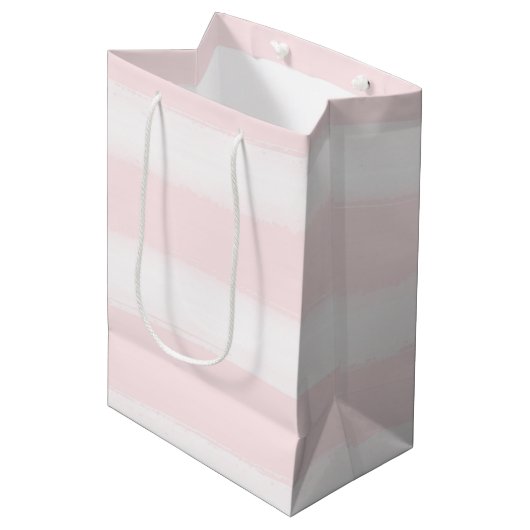 ソフトピンク白いストライプ水彩赤ちゃんシャワー ミディアムペーパーバッグ (正面アングル)