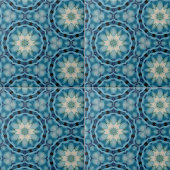 ソフトブルーとインジゴジオメトリックシェイプフローラモチーフ タイル