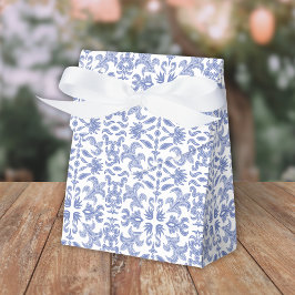 ソフトブルーとホワイトのヴィンテージ パターン（の模様が）ある フェイバーボックス