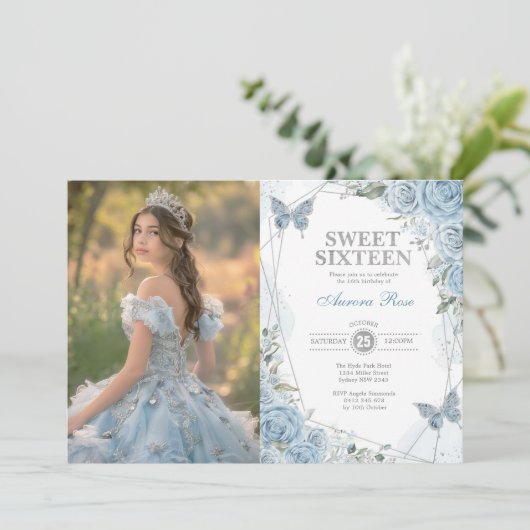 ソフトブルーシルバースウィート16蝶の誕生日写真 招待状 (スタンド正面)