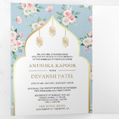 ソフトブルーピンクフローラオールインワンインディアン結婚 三つ折り招待状 (内部最初)