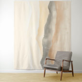 ソフトベージュとグレーウォーターの色の山の風景 タペストリー (インサイチュ)