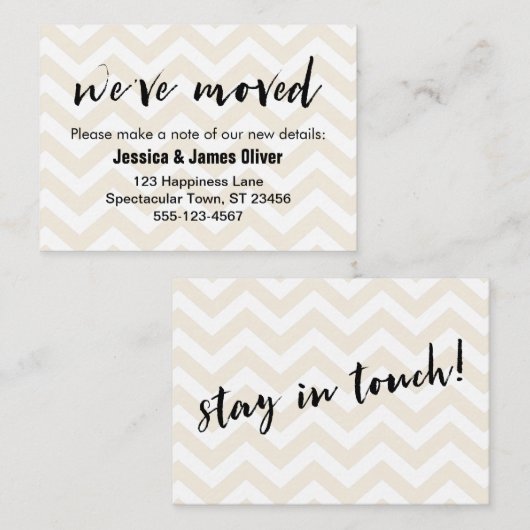ソフトベージュとホワイトシェブロン「引っ越しました」カード 名刺 (正面/裏面)